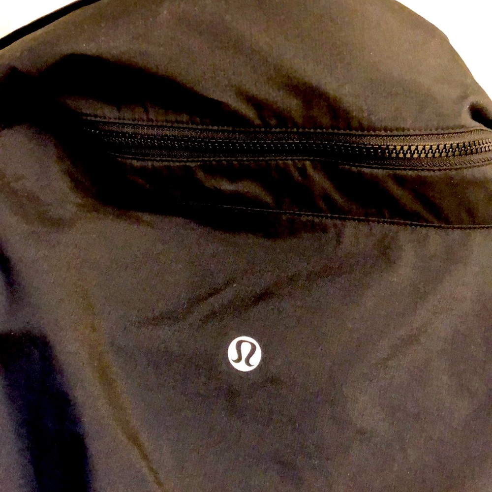 Lululemon jacket athletic yoga fashion